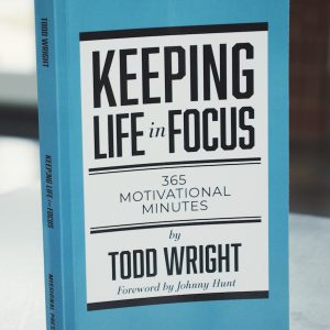 Keeping Life in Focus: 365 Motivational Minutes